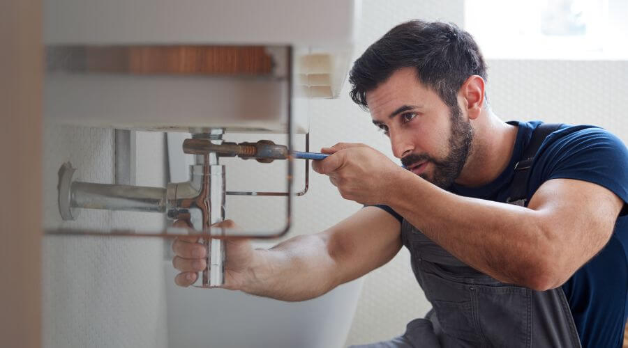 Faucet aerator cleaning/replacement in Nara Visa, NM